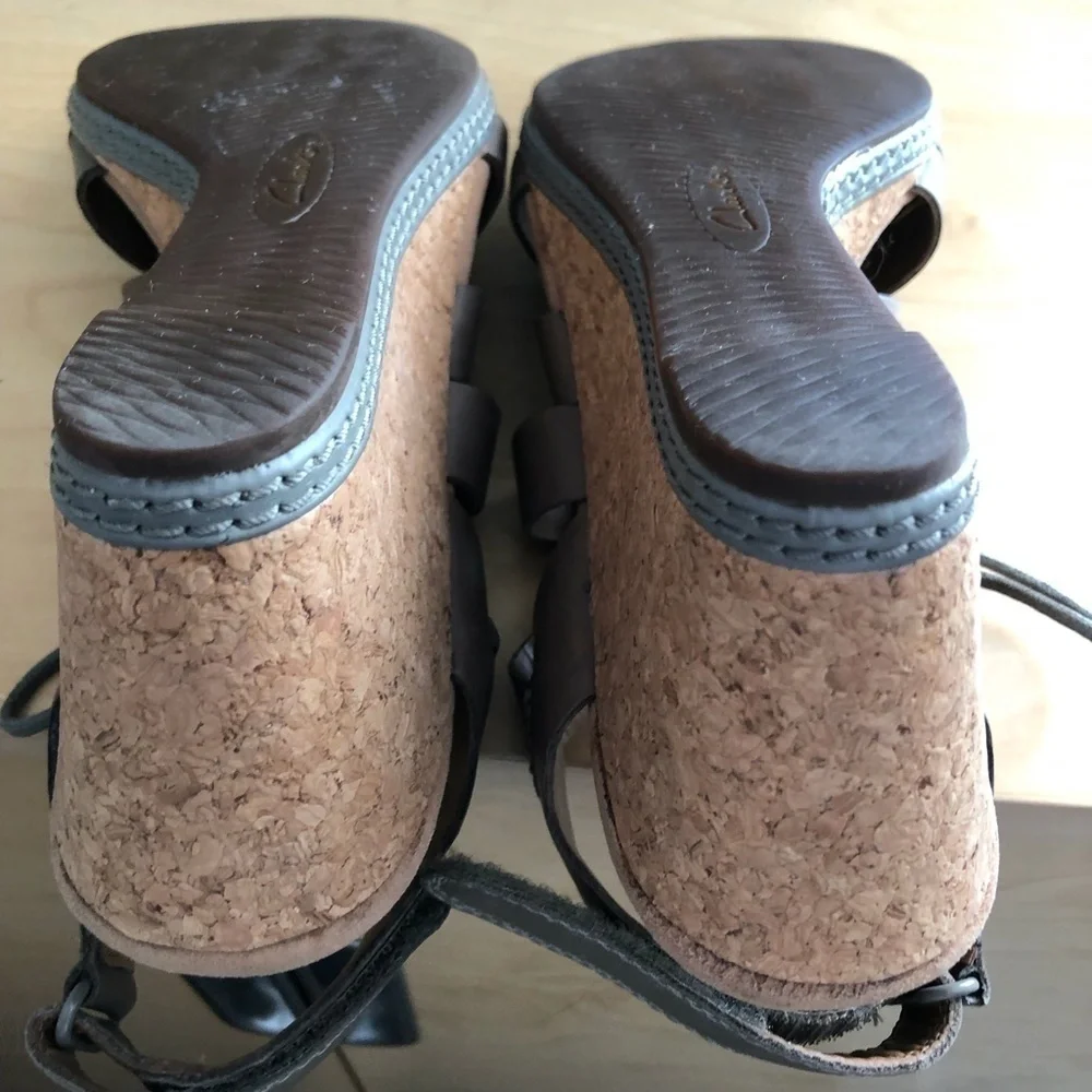 CLARKS Collection Helio Mendin Cork Wedges Women's size 10 Gray & Tan Lace Up